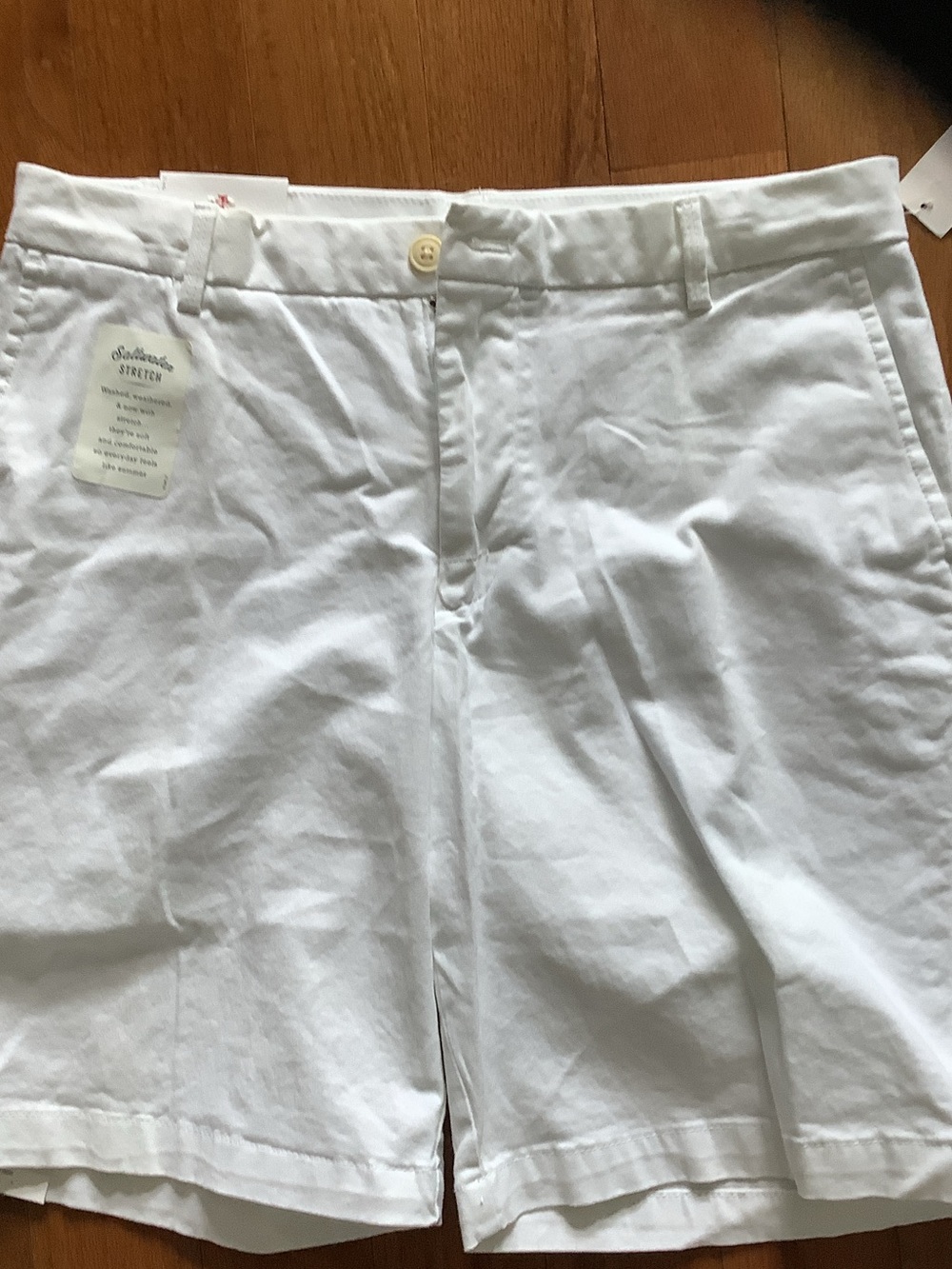 IZOD SALTWATER STRETCH‎ Men's White Flat-Front Stretch Cotton Shorts